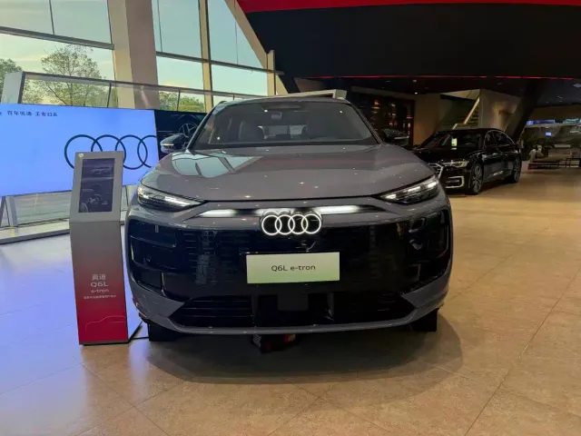 Audi Q6L e-tron — Фото автомобиля 2