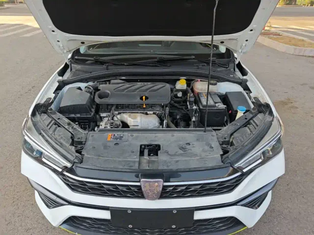 Roewe i5 — Фото автомобиля 19