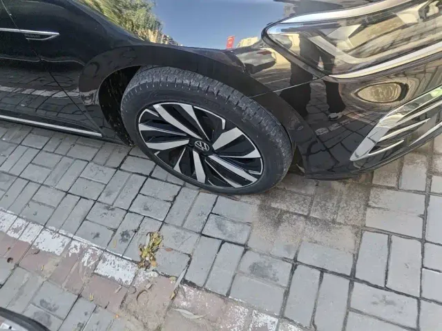 Volkswagen Passat — Фото автомобиля 24