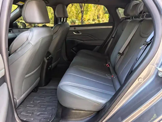 BYD Qin PLUS — Фото автомобиля 12