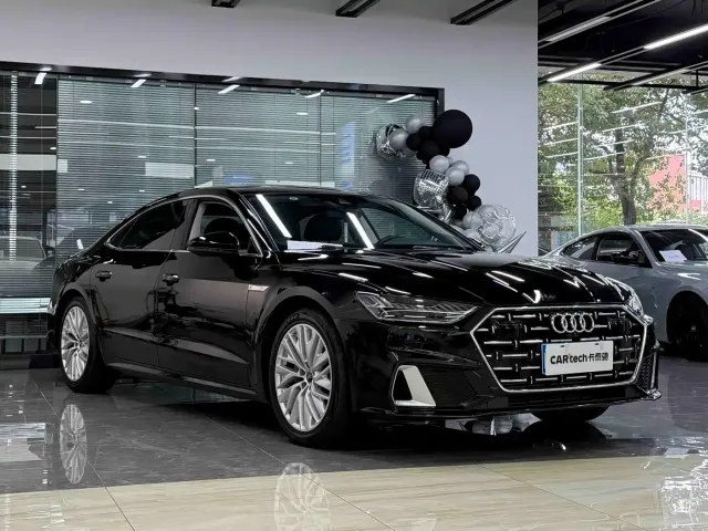 Audi A7L — Фото автомобиля 3