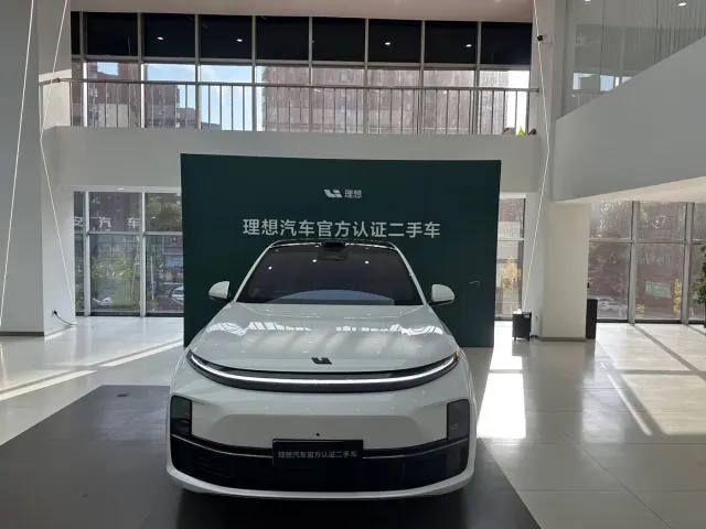 Li Auto L7 — Фото автомобиля 3