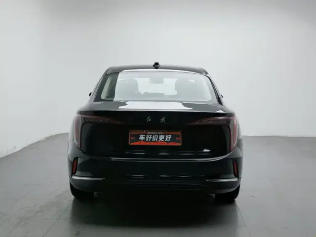 Hongqi E-QM5 — Фото автомобиля 4