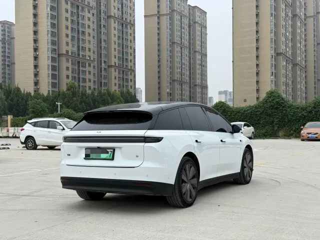 Li Auto i6 — Фото автомобиля 6