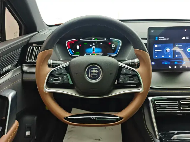 BYD Tang — Фото автомобиля 27