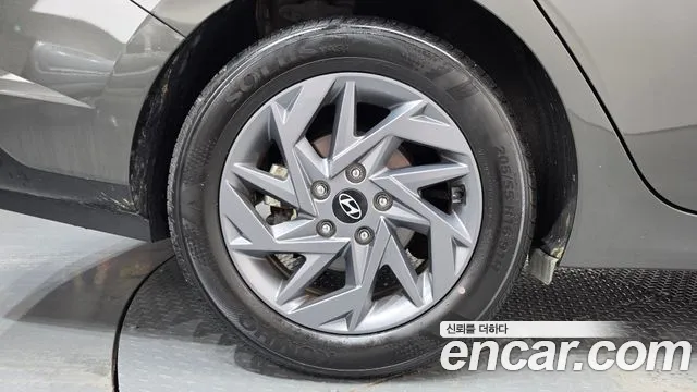 Hyundai Avante CN7 — Фото автомобиля 5
