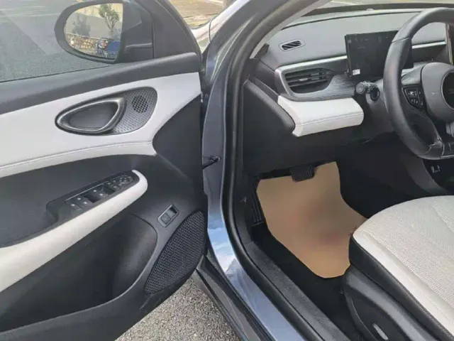 BYD Seal 05 DM-i — Фото автомобиля 12