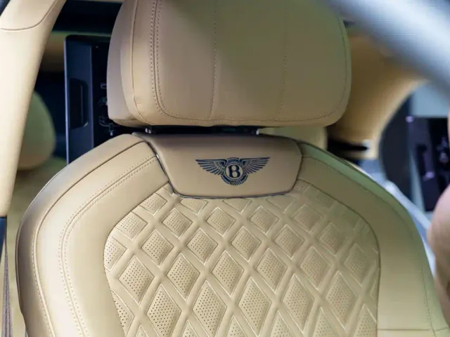 Bentley Flying Spur — Фото автомобиля 14