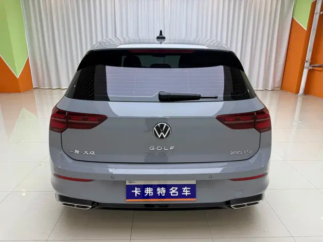 Volkswagen Golf — Фото автомобиля 18