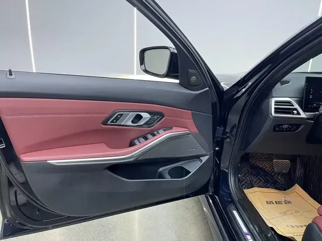 BMW 3 Series — Фото автомобиля 10