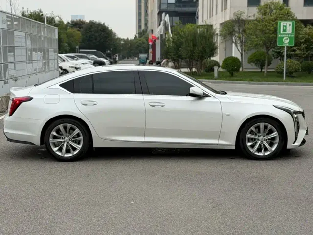 Cadillac CT5 — Фото автомобиля 7