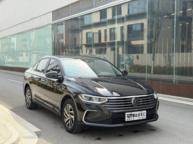 Volkswagen Lavida — Фото автомобиля 3