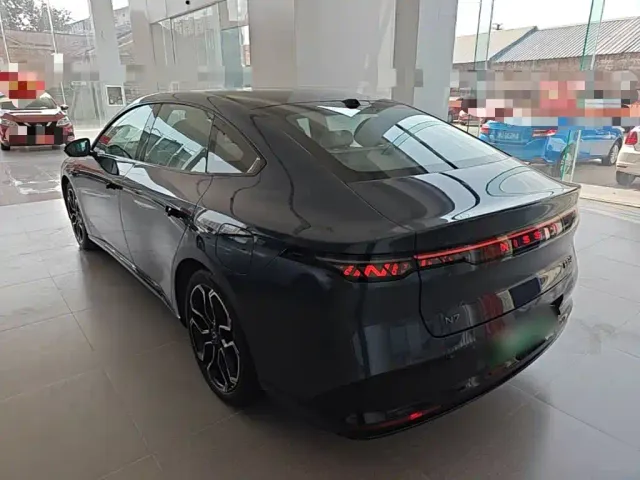 Nissan N7 — Фото автомобиля 4