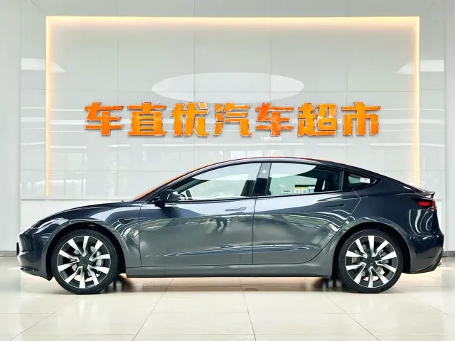 Tesla Model 3 — Фото автомобиля 3