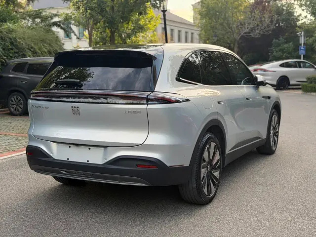 Buick Zhijing E7 — Фото автомобиля 12