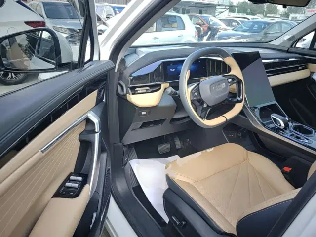 Geely Boyue L — Фото автомобиля 15