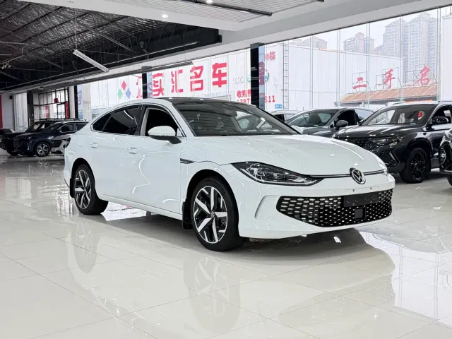 Фотография автомобиля — Volkswagen Lamando