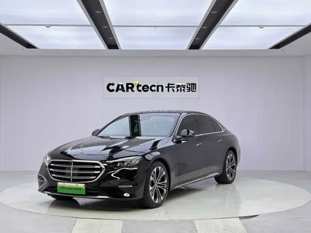 Фотография автомобиля — Mercedes-Benz E-Class