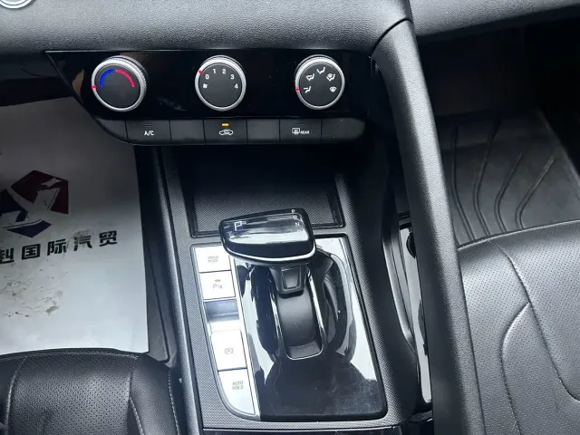 Hyundai Elantra — Фото автомобиля 9
