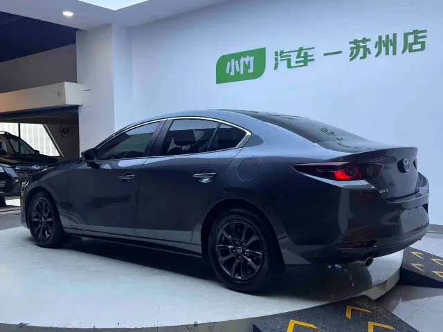 Mazda Axela — Фото автомобиля 4