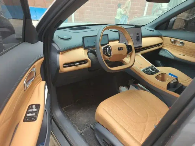 Geely Galaxy Starship 7 EM-i — Фото автомобиля 17