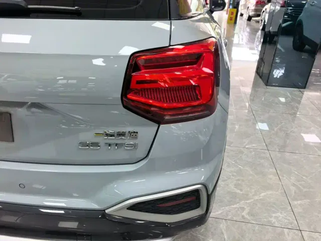 Audi Q2L — Фото автомобиля 7