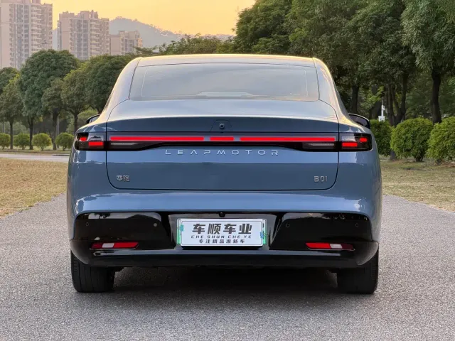 Leapmotor B01 — Фото автомобиля 7