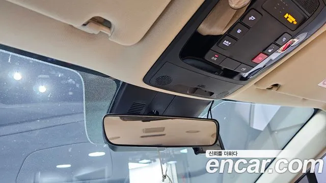 Kia Canival — Фото автомобиля 16