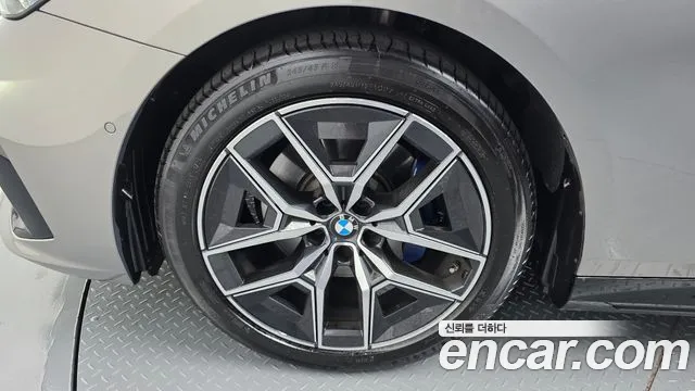 BMW 5 Series — Фото автомобиля 5