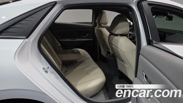 Hyundai Avante CN7 — Фото автомобиля 11