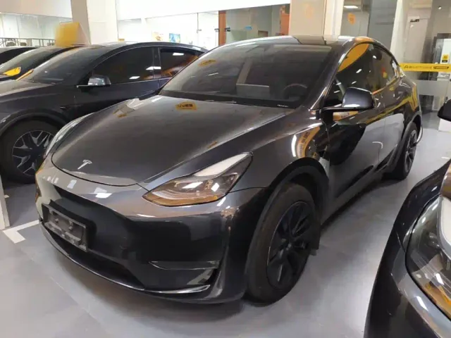 Фотография автомобиля — Tesla Model Y