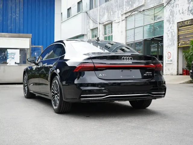 Audi A7L — Фото автомобиля 2