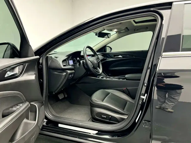 Buick Regal — Фото автомобиля 12