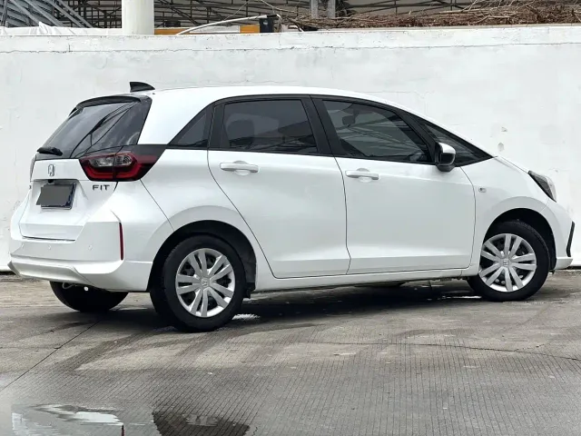 Honda Fit — Фото автомобиля 8