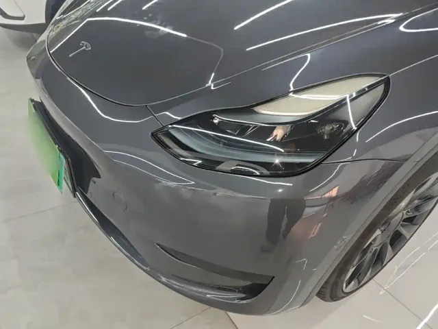 Tesla Model Y — Фото автомобиля 23