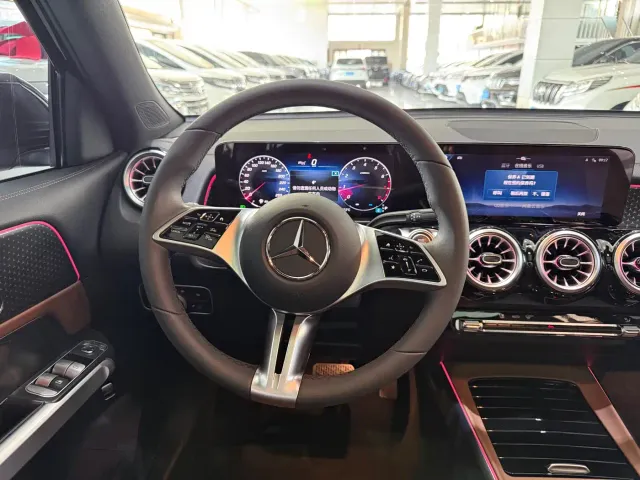 Mercedes-Benz GLB-Class — Фото автомобиля 13