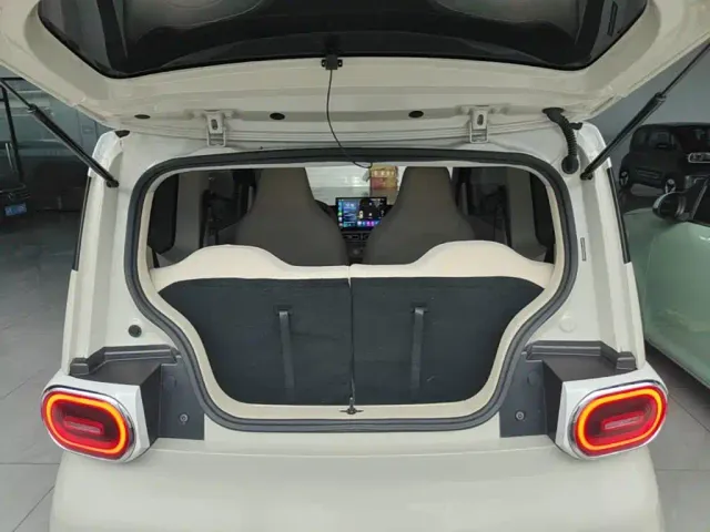 Wuling Motors Hongguang MINIEV 2024 3rd Gen 215km Advanced — Фото автомобиля 18