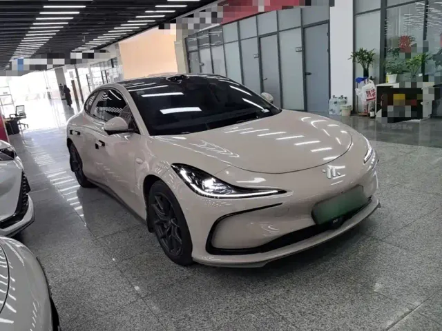 IM Motors L6 — Фото автомобиля 3
