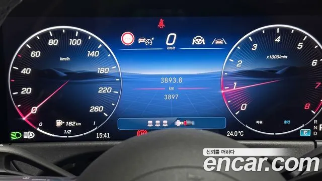 Mercedes-Benz E-Class — Фото автомобиля 8