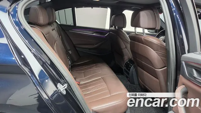 BMW 5 Series G30 — Фото автомобиля 12