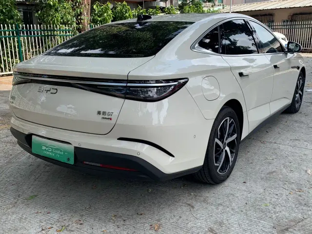 BYD Seal 07 DM-i — Фото автомобиля 13