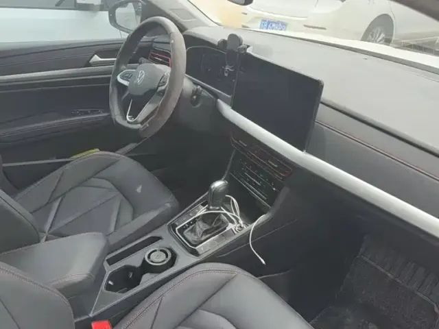 Volkswagen Lavida 2023 300TSI DSG Starlight Full Comfort Edition — Фото автомобиля 5