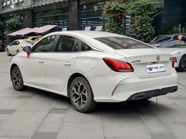 MG 5 — Фото автомобиля 4