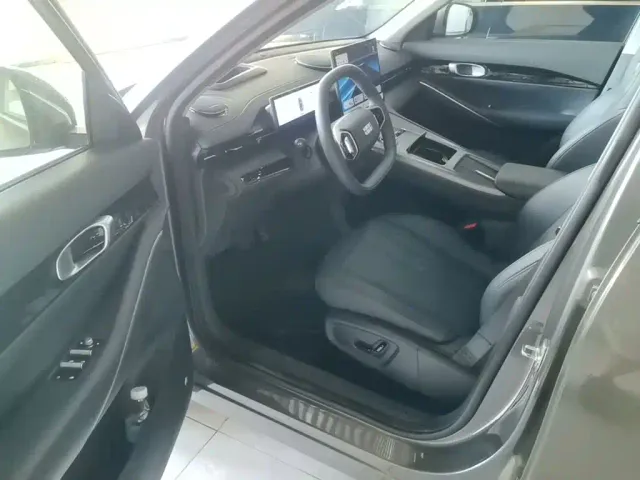 Geely Galaxy E5 — Фото автомобиля 15