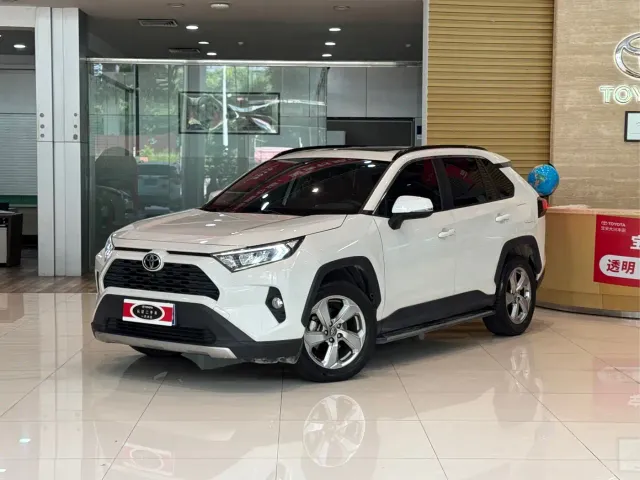 Фотография автомобиля — Toyota RAV4
