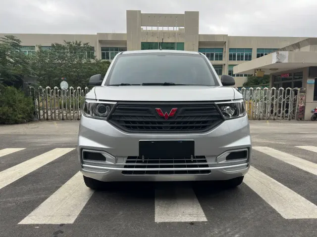Wuling Hongguang V — Фото автомобиля 2