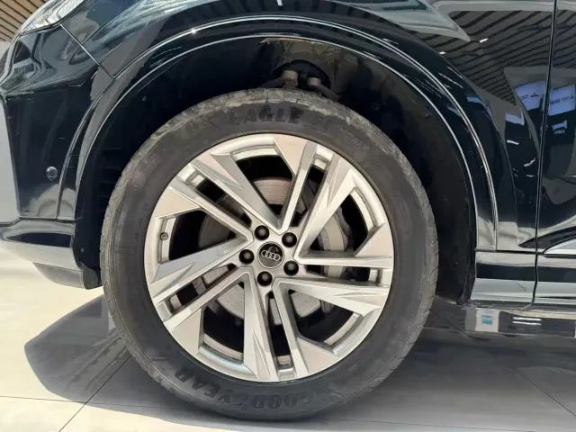 Audi Q7 — Фото автомобиля 22