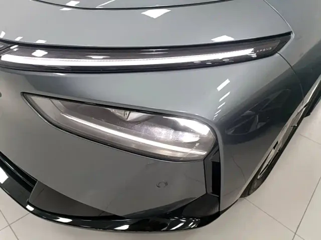 Xpeng P7+ — Фото автомобиля 23