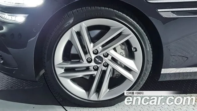 Genesis G80 Бензин 3.5 турбо AWD — Фото автомобиля 5