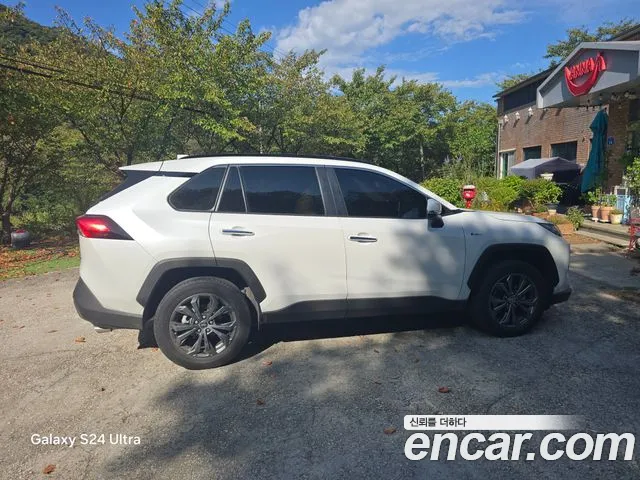 Toyota RAV4 Generation 5 — Фото автомобиля 16